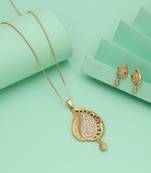 Gold color chain pendant with earring