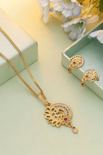 Gold color chain pendant with earring