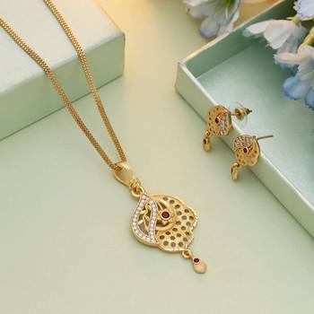 Gold color chain pendant with earring 1