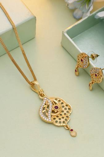Gold color chain pendant with earring