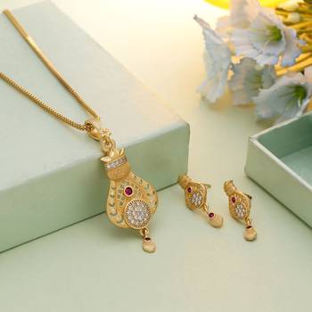 Gold color chain pendant with earring 1
