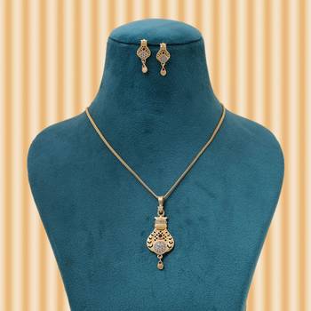 Gold color chain pendant with earring 2