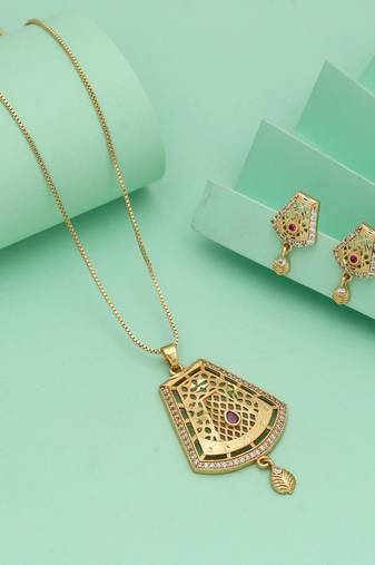 Gold color chain pendant with earring