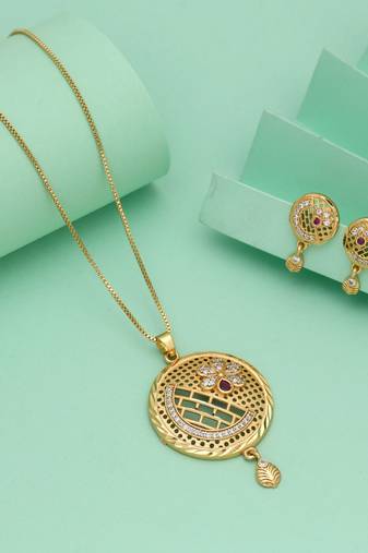 Gold color chain pendant with earring