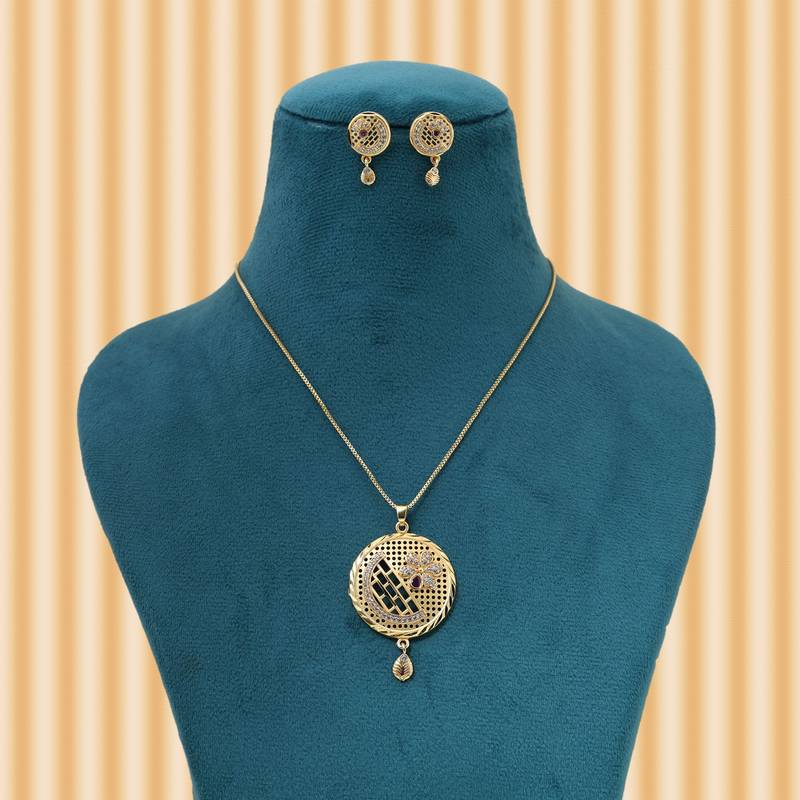 Gold color chain pendant with earring
