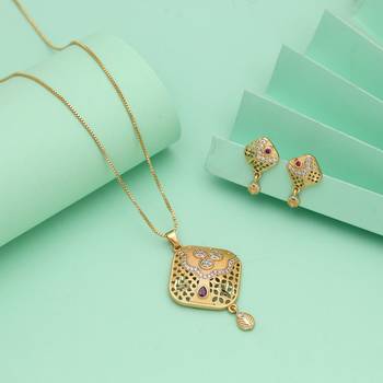 Gold color chain pendant with earring 1
