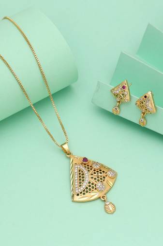 Gold color chain pendant with earring