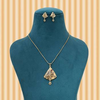 Gold color chain pendant with earring 2