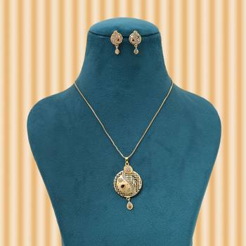 Gold color chain pendant with earring 2