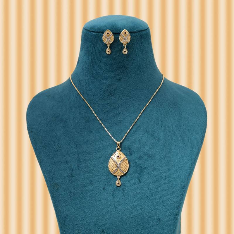 Gold color chain pendant with earring