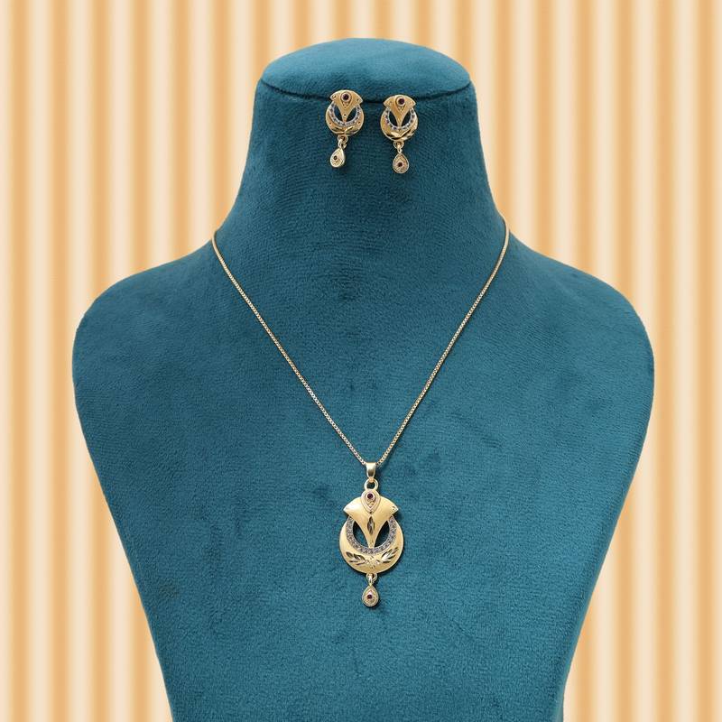Gold color chain pendant with earring