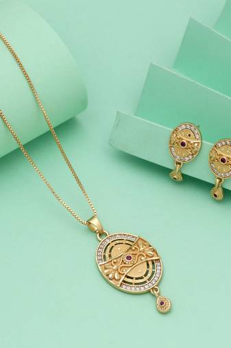 Gold color chain pendant with earring