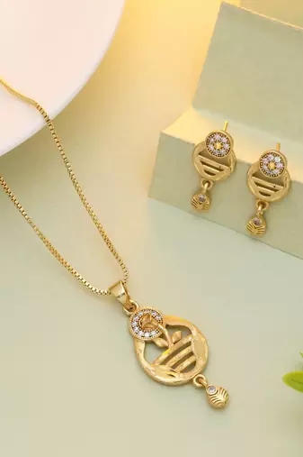 Gold color chain pendant with earring