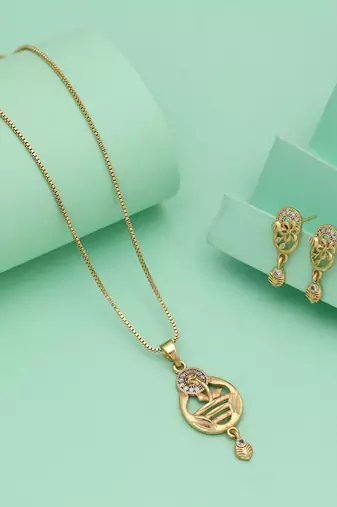 Gold color chain pendant with earring