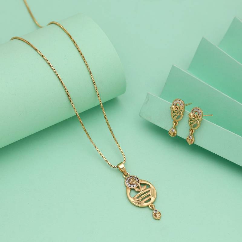 Gold color chain pendant with earring