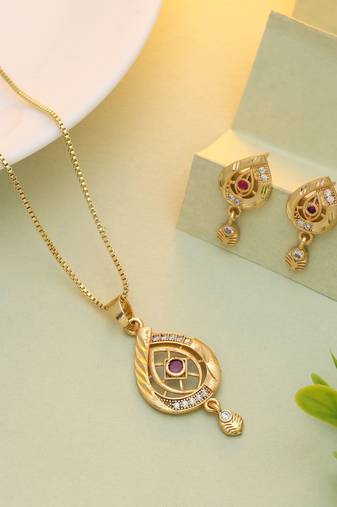 Gold color chain pendant with earring