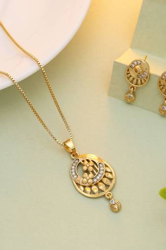 Gold color chain pendant with earring