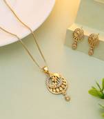 Gold color chain pendant with earring