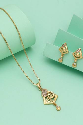 Gold color chain pendant with earring