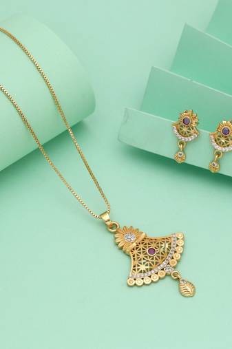 Gold color chain pendant with earring
