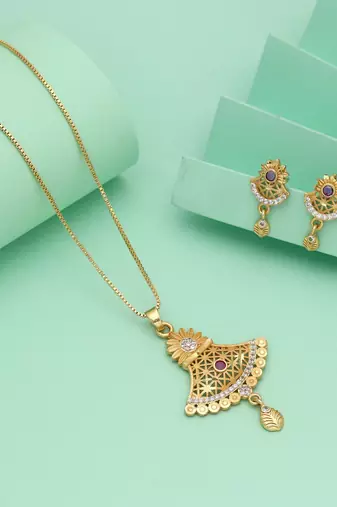 Gold color chain pendant with earring