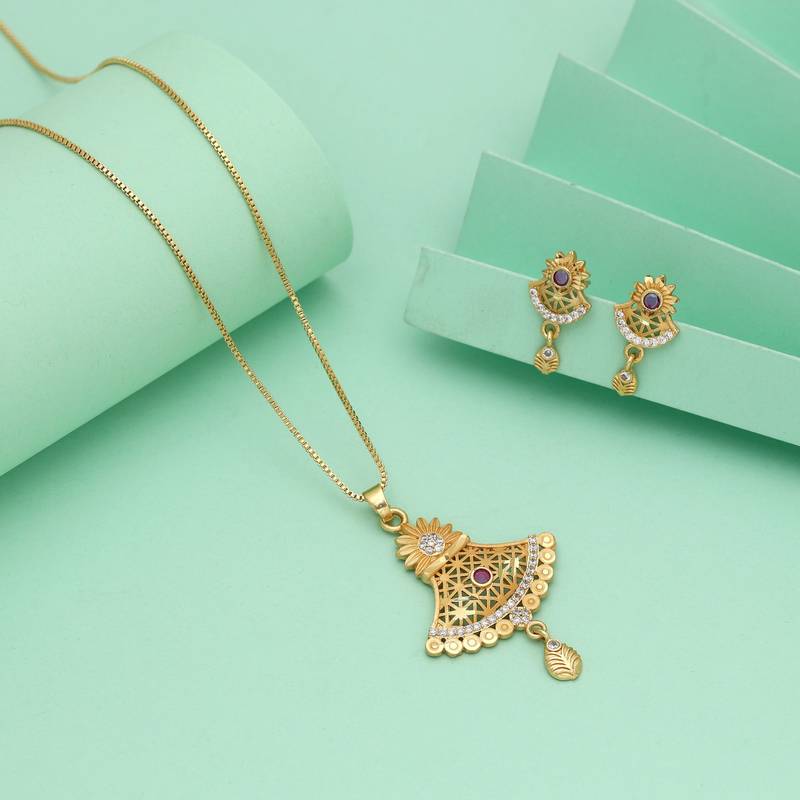 Gold color chain pendant with earring