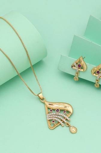 Gold color chain pendant with earring