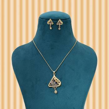 Gold color chain pendant with earring 2