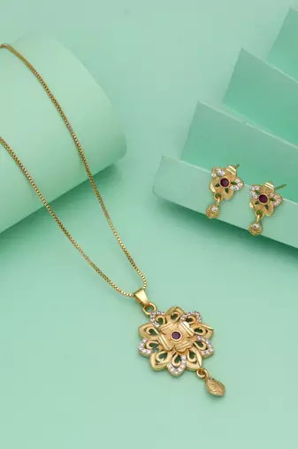 Gold color chain pendant with earring