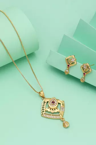 Gold color chain pendant with earring