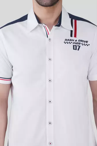 Men white cotton slim fit printed casual shirt with contrast panel & stripe detail