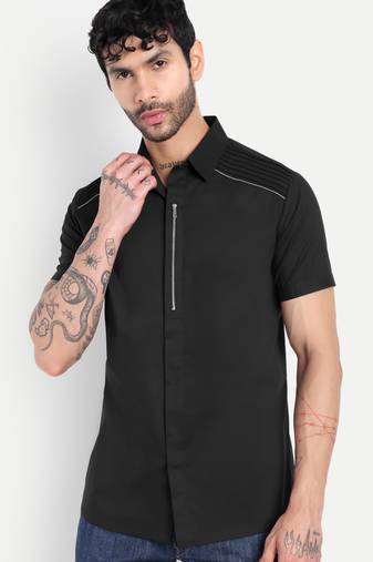 Men black solid slim fit zipper detail short sleeve casual shirt | zipper detailing & panelled shoulder stitching