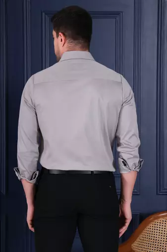 Men grey solid slim fit casual shirt with geometric chest print