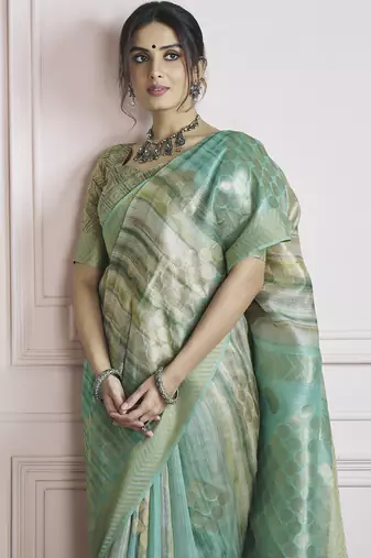 pista handloom khadi silk blend with digital print with zari border casual wear saree