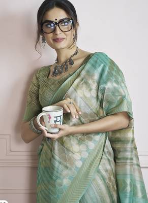 pista handloom khadi silk blend with digital print with zari border casual wear saree 4