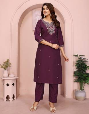 Magenta roman floral embroidery straight neck kurta set 1