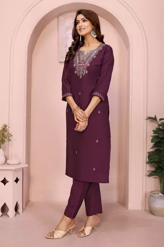 Magenta roman floral embroidery straight neck kurta set