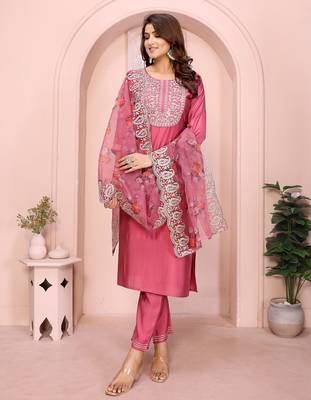 Rose pink roman plain embroidery straight round neck kurta set 4