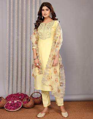 Pale yellow roman yoke embroidery straight neck kurta set 1
