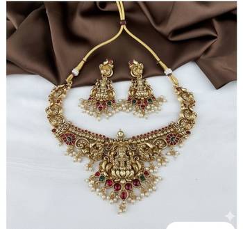 Antique gold-plated lakshmi temple Necklace :: set with pearls & ruby green stones for women 4