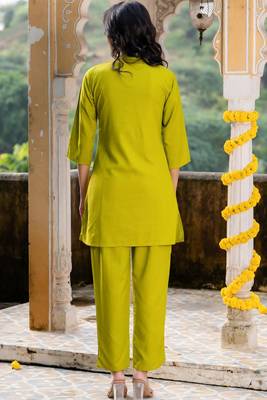 Green and emboridered co ord set 4
