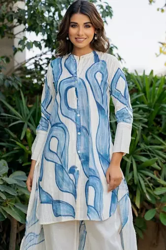 White and blue printed co ord set