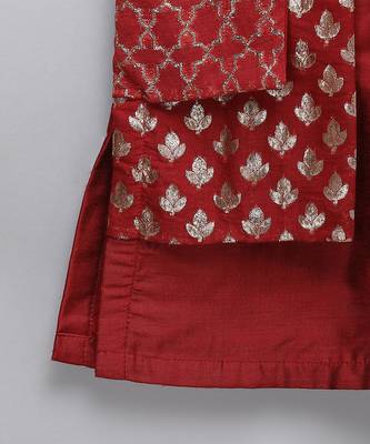 Red printed cotton silk kurta pyjama 5