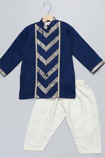 Blue embroidered organza kurta pyjama