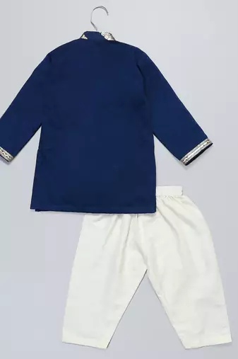 Blue embroidered organza kurta pyjama