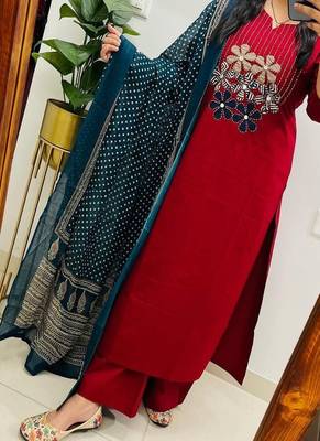 red embroidered round neck cotton kurta trouser dupatta set 4