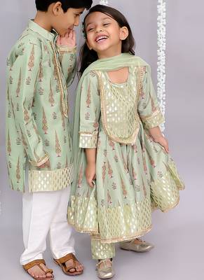 Green printed cotton silk kurta pyjama 2