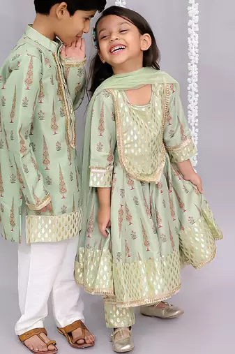 Green printed cotton silk kurta pyjama