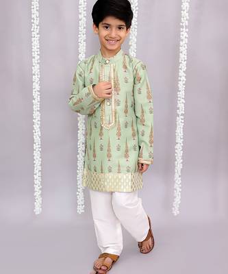 Green printed cotton silk kurta pyjama 3