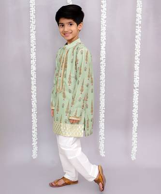 Green printed cotton silk kurta pyjama 4